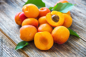 Organic apricots